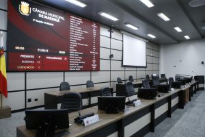 Câmara de Maringá tem mais servidores comissionados que 27 prefeituras da região