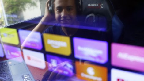 Câmara deve votar regras para proteger crianças na internet