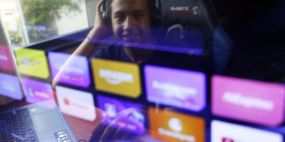 Câmara deve votar regras para proteger crianças na internet