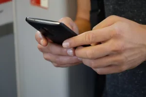 Em áudio, empresária de Marialva diz que não contrata homossexuais; Polícia Civil investiga