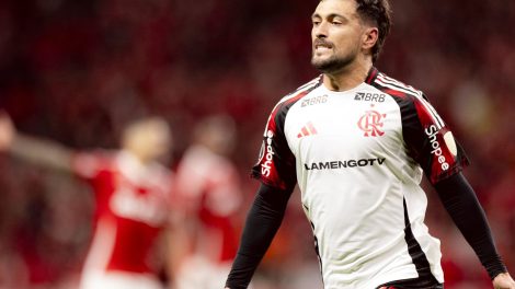 Flamengo volta a derrotar o Internacional e avança na Libertadores