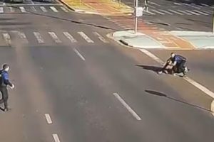 Importunação sexual: Homem é perseguido e preso após passar a mão em adolescente dentro de ônibus