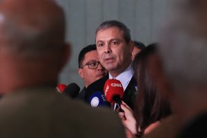 Lindbergh Farias pede prisão preventiva de Jair Bolsonaro ao STF