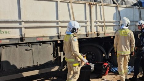 Motoboy morre após cair entre os rodados de carreta na PR-317, em Maringá