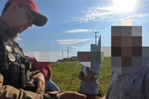 Motorista é preso por tentar subornar policiais no Paraná; flagrante foi registrado em vídeo