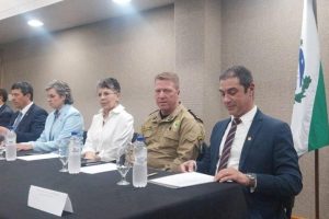 Novo delegado da PF de Maringá assume em cerimônia na Justiça do Trabalho