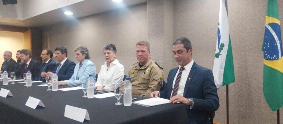 Novo delegado da PF de Maringá assume em cerimônia na Justiça do Trabalho