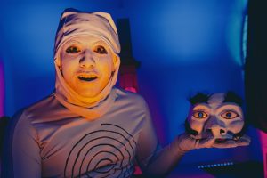 Teatro do Alvorecer estreia “Ubu Shogun”, monólogo que revisita clássico francês, em Maringá