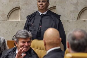 Dino suspende trecho de projeto que "ressuscitava" pagamentos de RP9