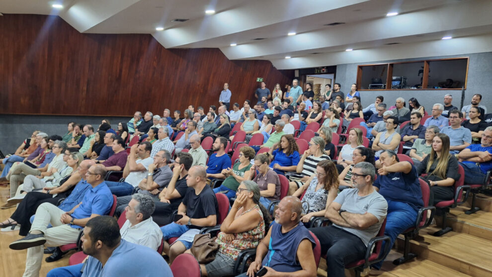 Em Audiência Pública, moradores cobram construções de acessos aos bairros em projeto do Contorno Sul