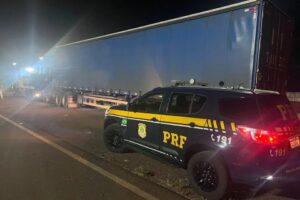 Motorista bêbado faz manobras perigosas com caminhão e é detido pela PRF na BR-277; vídeo