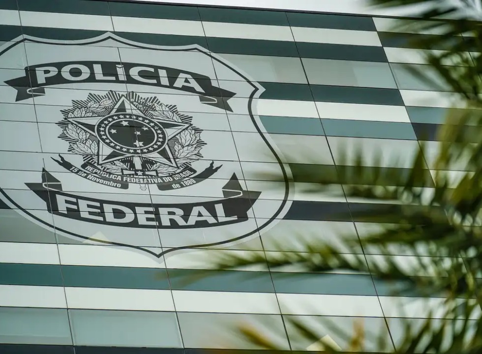 PF cumpre 10 mandados de prisão domiciliar contra condenados por tentativa de golpe