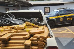 PRF intercepta mais de uma tonelada de maconha em Campo Mourão