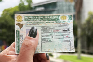 36 mil motoristas estão com a carteira de habilitação vencida em Maringá