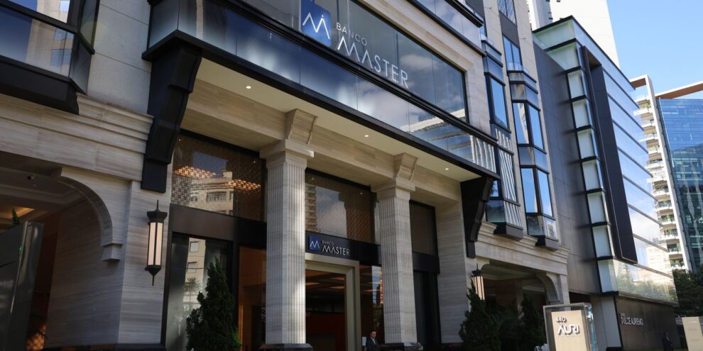 Banco Master: senador quer que PGR apure conduta de ministro do TCU