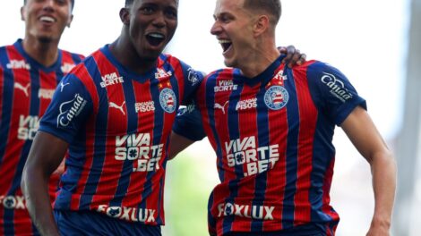 Com jovens, Bahia supera Jequié pela estreia no Campeonato Baiano