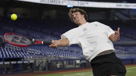 Dores lombares tiram João Fonseca de mais um torneio na Austrália