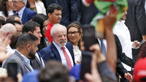 Em cerimônia dos três anos do 8 de Janeiro, Lula veta PL da Dosimetria
