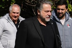 Em meio a denúncias presidente do São Paulo renuncia ao cargo