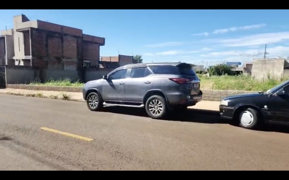 Homem é preso dirigindo caminhonete furtada em SP