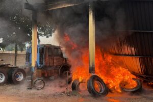 Homem é preso na região por incêndio criminoso em borracharia às margens da PR-317; vídeo