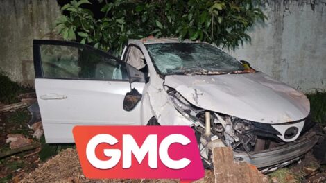 Homem rouba carro, bate contra muro de motel e é preso durante atendimento médico em Maringá