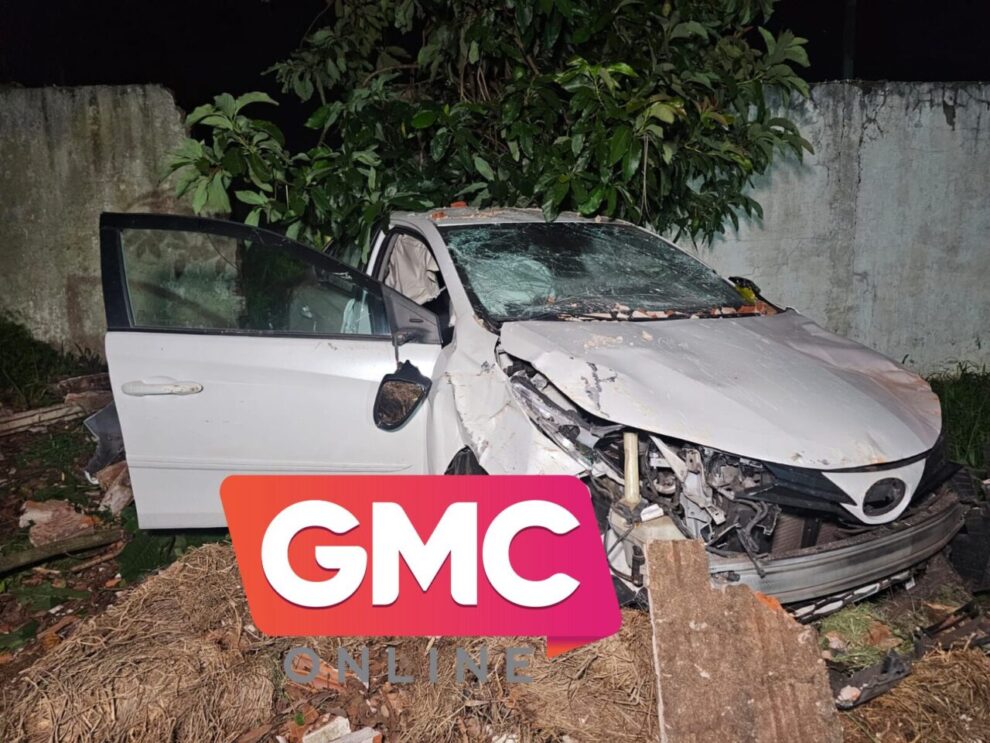 Homem rouba carro, bate contra muro de motel e é preso durante atendimento médico em Maringá