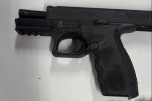 Idoso mata neto a tiros após agressão à avó e polícia aponta legítima defesa