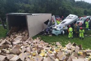 Investigação prende três por roubo de caminhão que causou seis mortes na BR-116, no Paraná