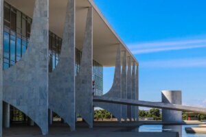 Lula deve retomar atividades na segunda