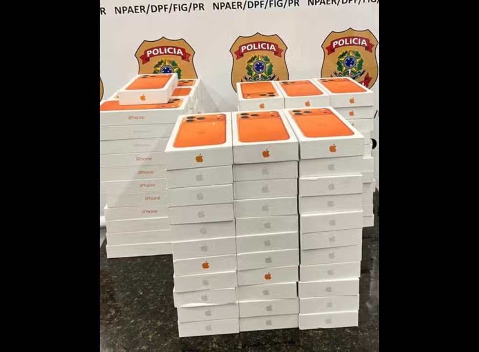 PF apreende mais de 100 iPhones escondidos em malas no aeroporto de Foz do Iguaçu