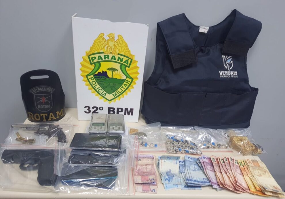 PM apreende arma, drogas e colete balístico na região e recupera motocicleta furtada em Maringá