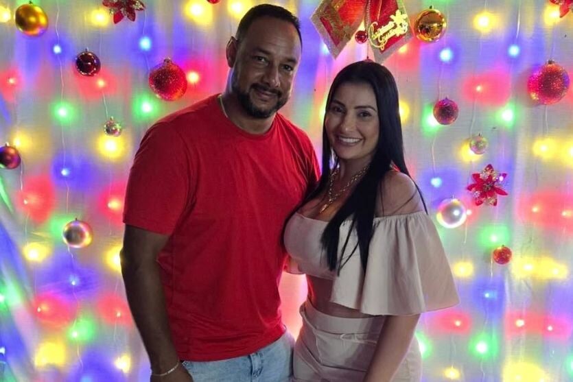 Policial rodoviário e esposa são encontrados baleados dentro de carro; arma usada no crime é da PM