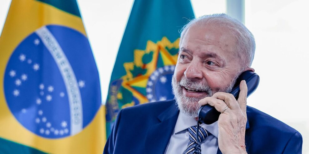 Por telefone, Lula e Macron conversam sobre criação de Conselho da Paz