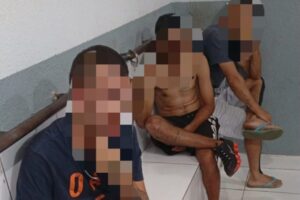 Tentativa de roubo termina em confusão e prisão de dois homens no centro de Maringá