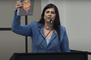 Câmara de Maringá declara inconstitucional e arquiva projeto sobre placas com os 10 mandamentos