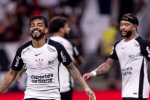 Corinthians vence o Bragantino em Itaquera e conquista primeira vitória no Brasileirão