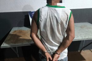 Ex-funcionário é contido após causar tumulto em supermercado de Maringá