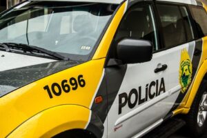 Filho invade casa da mãe, agride irmã e esfaqueia cunhado na frente da sobrinha de 1 ano em Sarandi