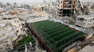 Futebol volta a campo de Gaza, em meio a perdas e ruínas da guerra