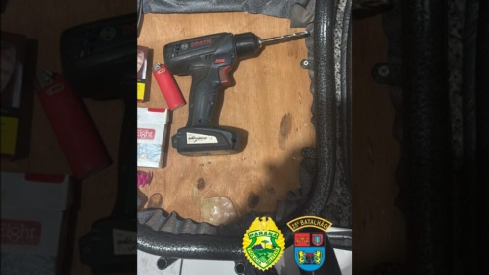 Homem agride esposa com furadeira elétrica; ele foi preso por tentativa de feminicídio