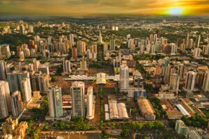 Instabilidade diminui e sábado traz sol com pancadas isoladas em Maringá