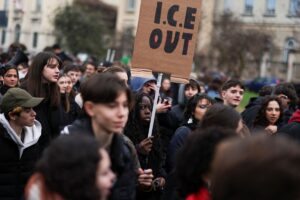 Protestos contra ICE ocorrem em Milão antes da abertura da Olimpíada