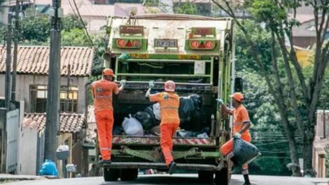 Trabalhadores da coleta de lixo de Sarandi irão retomar greve na segunda-feira (9)