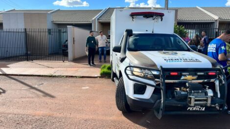 Vizinhos relatam ter ouvido disparos em residência onde casal foi encontrado morto, em Sarandi