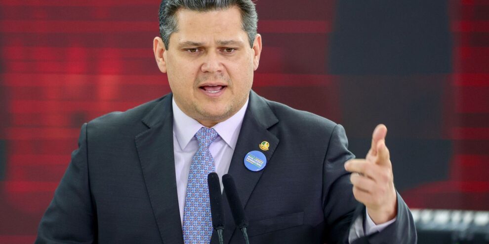 Alcolumbre decide não interferir em votação da CPMI do INSS