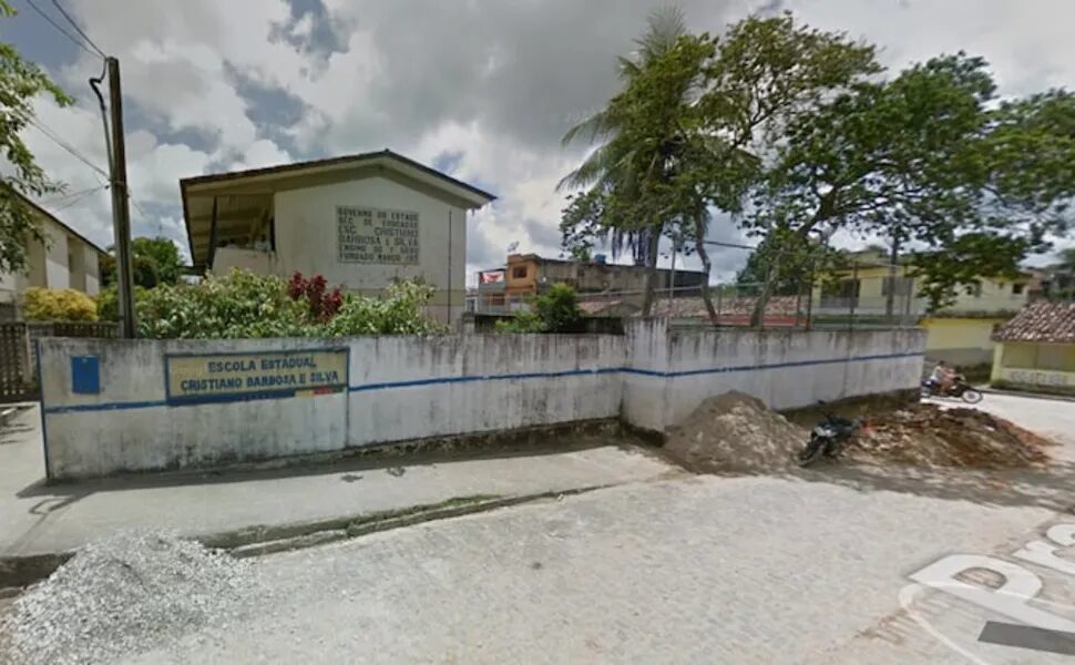 Aluno esfaqueia três meninas em escola em Pernambuco