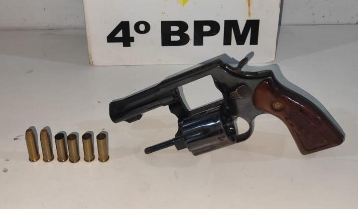 Após ataque a comércio da Vila Morangueira, policial penal troca tiros com suspeitos; um deles foi preso