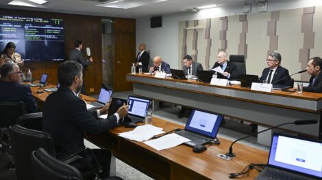 CPI do Crime Organizado cancela sessão após ausência de Campos Neto