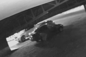 Câmera flagra momento em que homem é morto a tiros em posto de combustíveis no PR